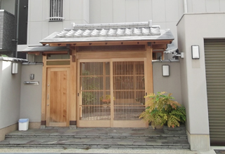 正面和風門